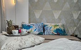 Kiwi Apart-Hotel 1Br Wi-Fi Free - Close To Old Town - Cozy Location - Shorter Or Longer Stay - R&M Boutique