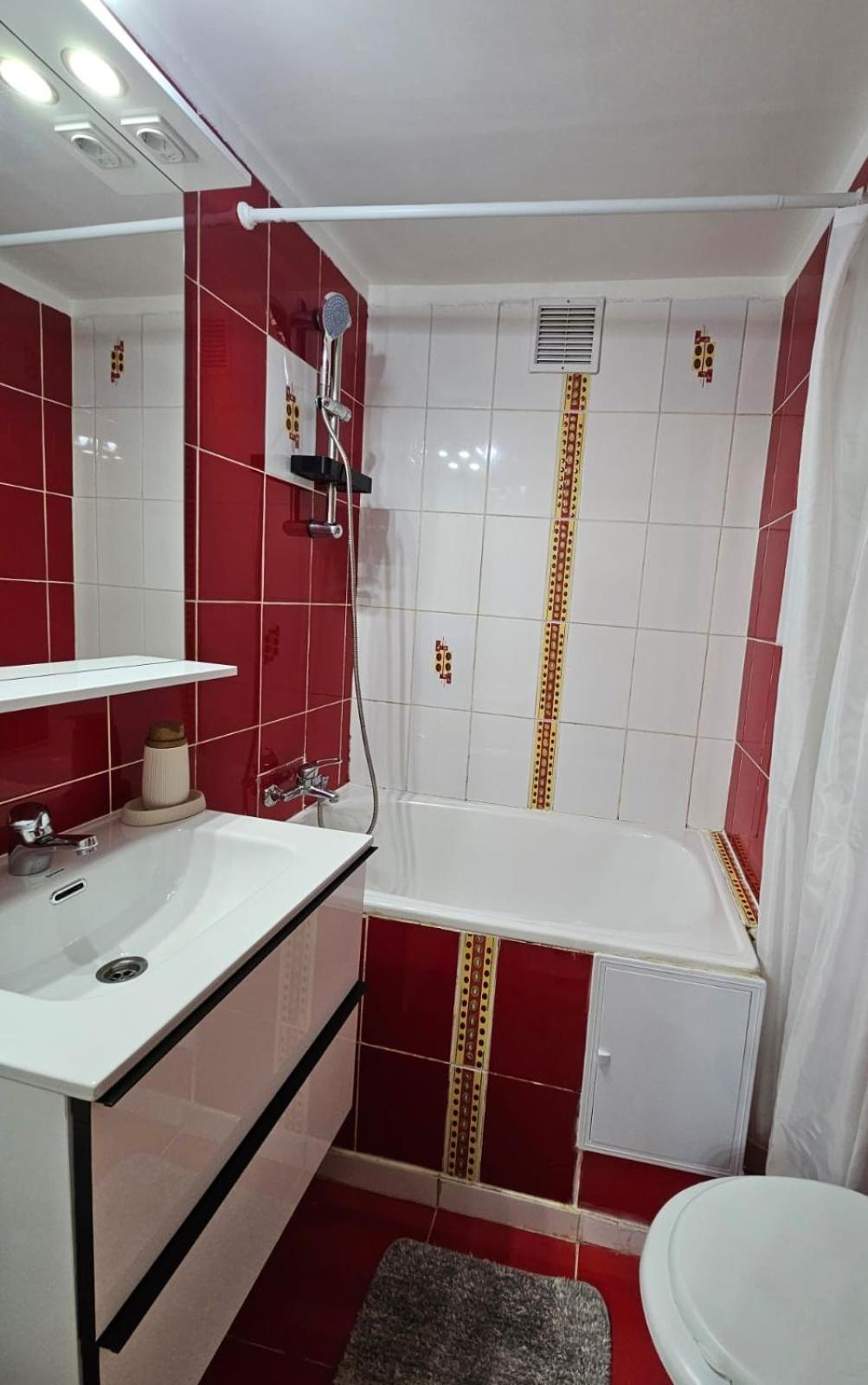 Kiwi Apart-Hotel 1Br Wi-Fi Free - Close To Old Town - Cozy Location - Shorter Or Longer Stay - R&M Boutique Bucarest Exterior foto